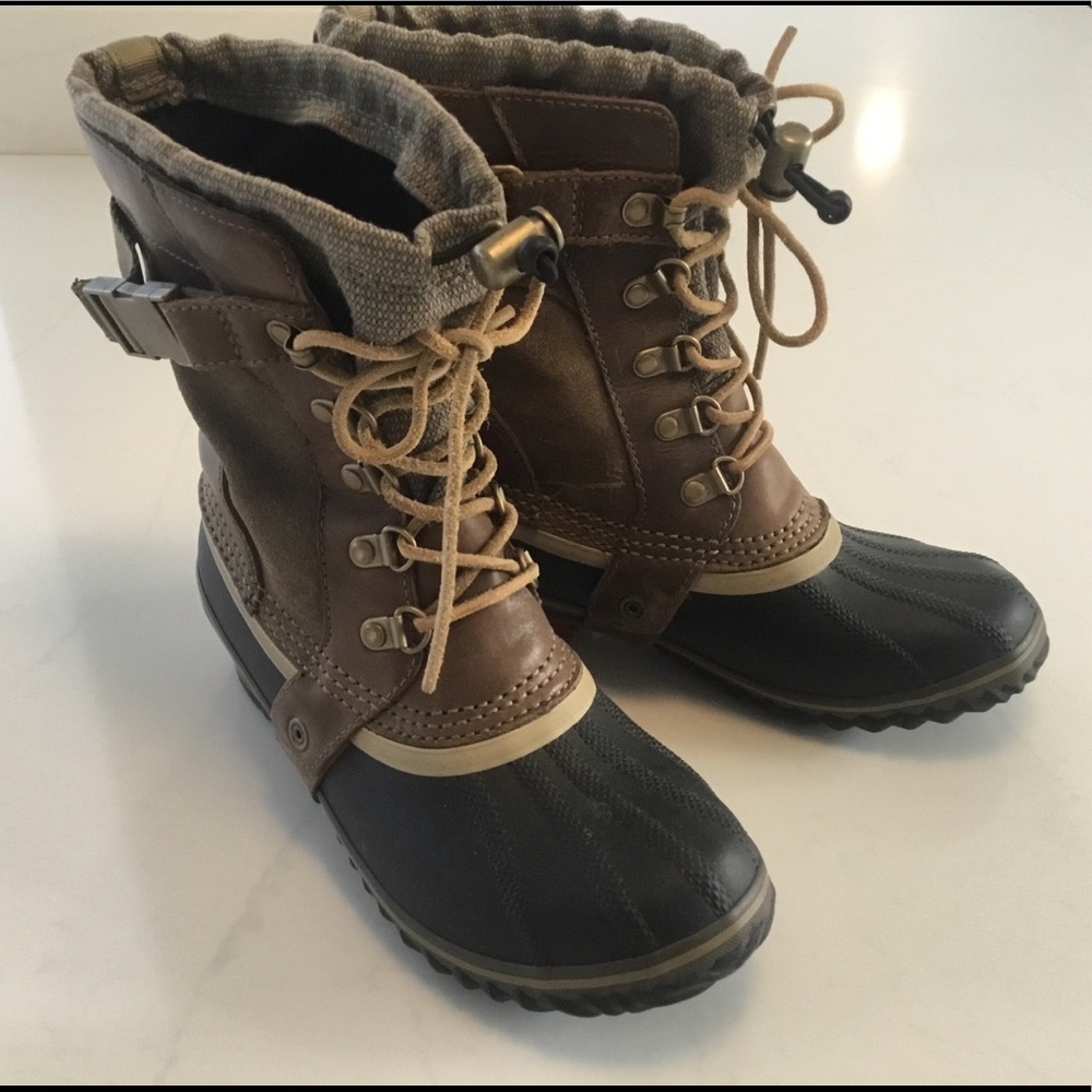 Sorel Conquest Carly Short Winter boot-EUC